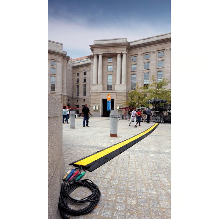 3' CABLE CROSSOVER (YELLOW JACKET)